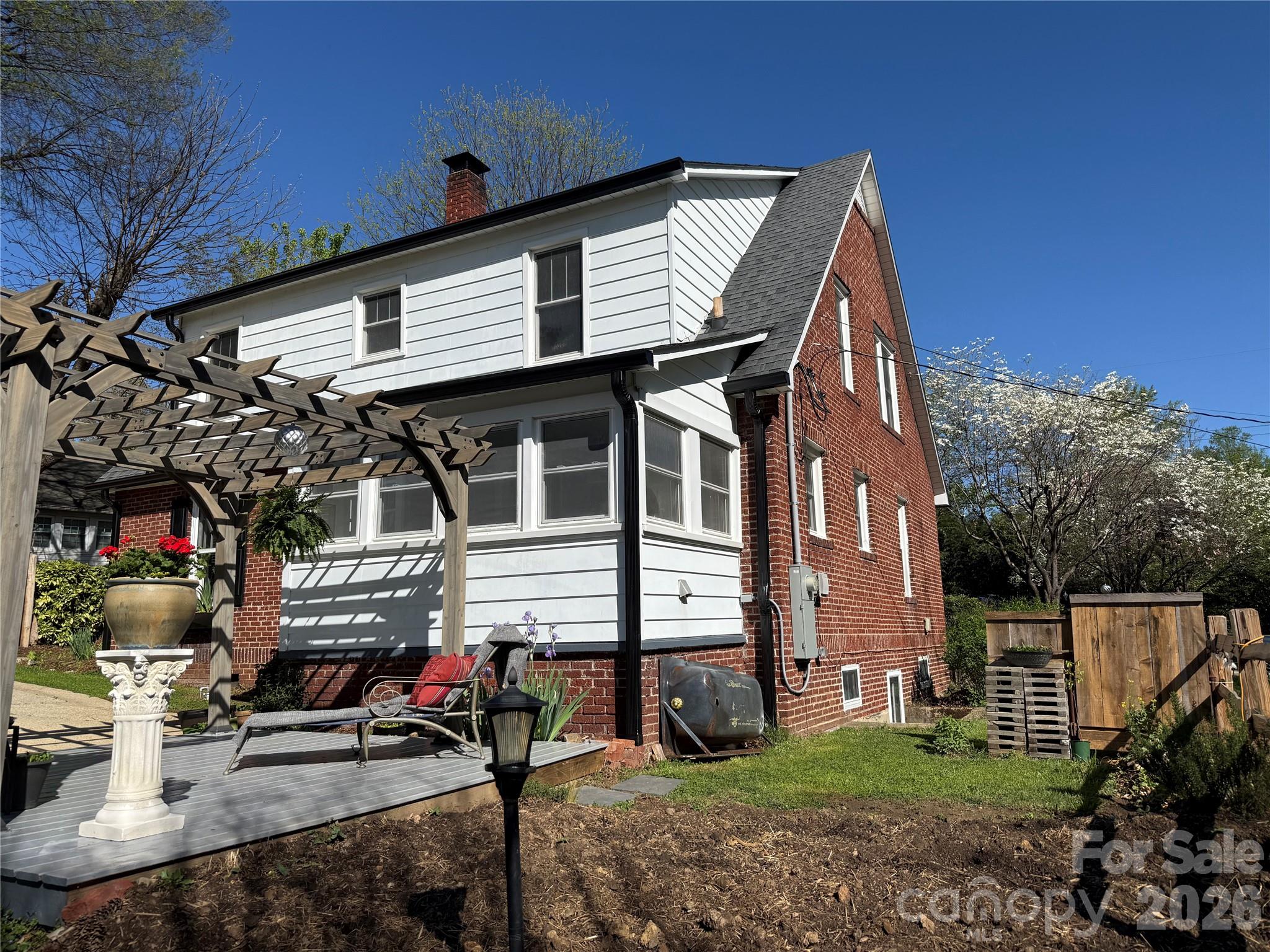 110 Lincoln Avenue
