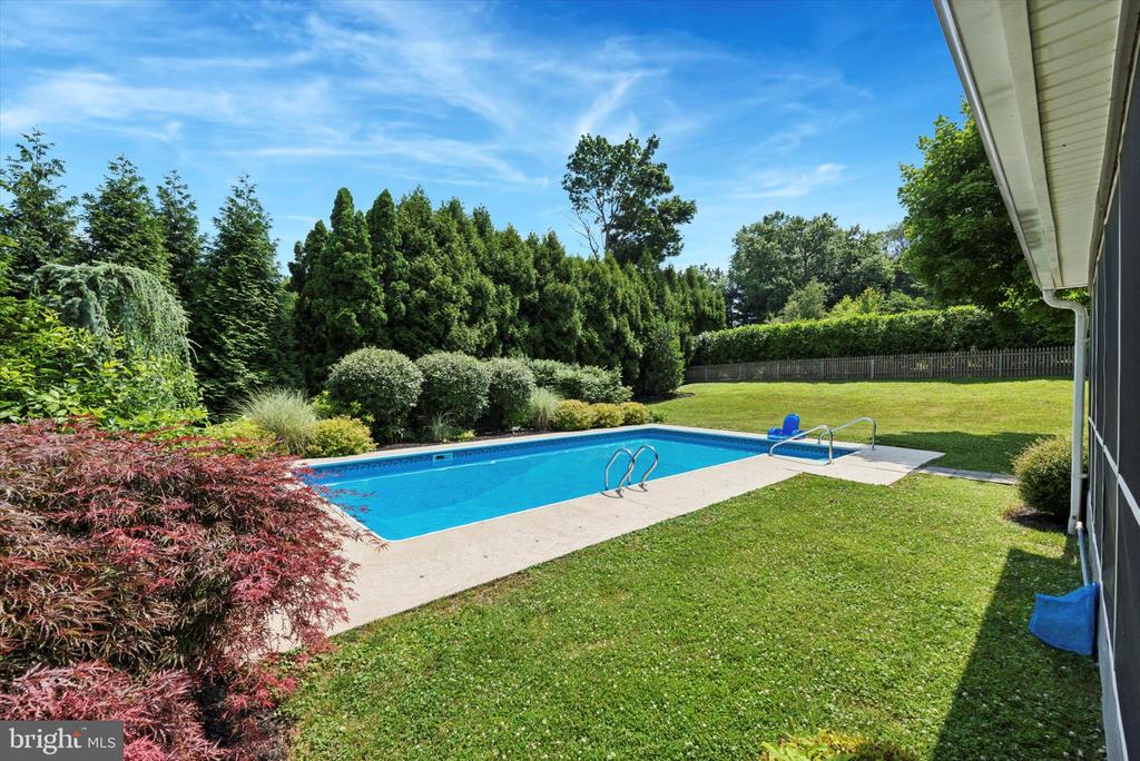 488 Westwind Dr