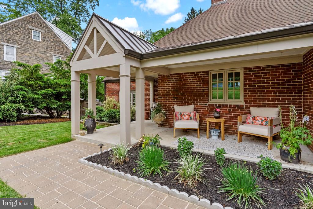 12 Chestnut Ln