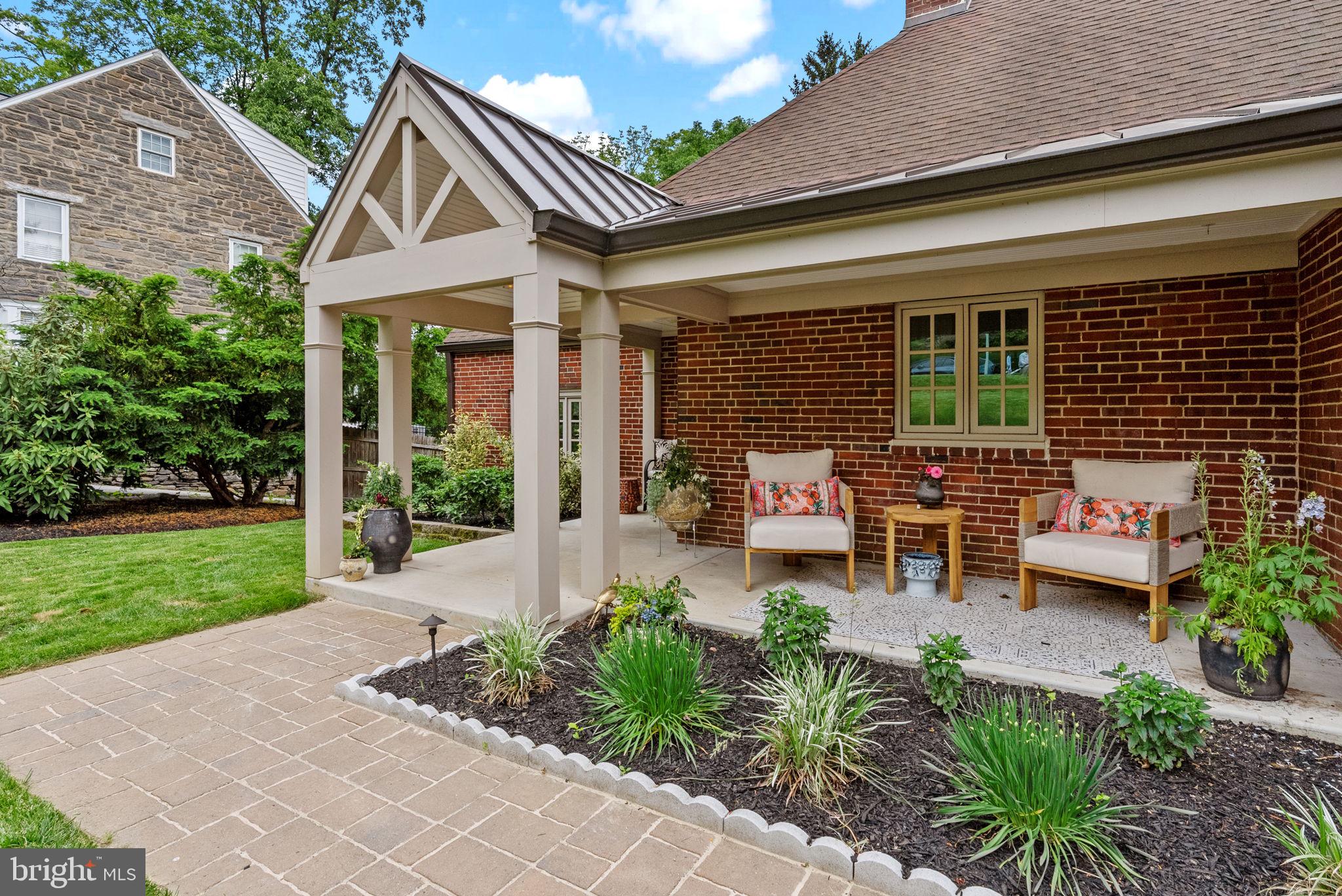 12 Chestnut Ln