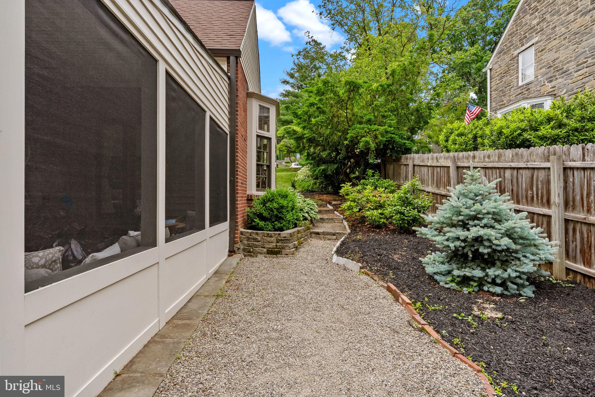 12 Chestnut Ln