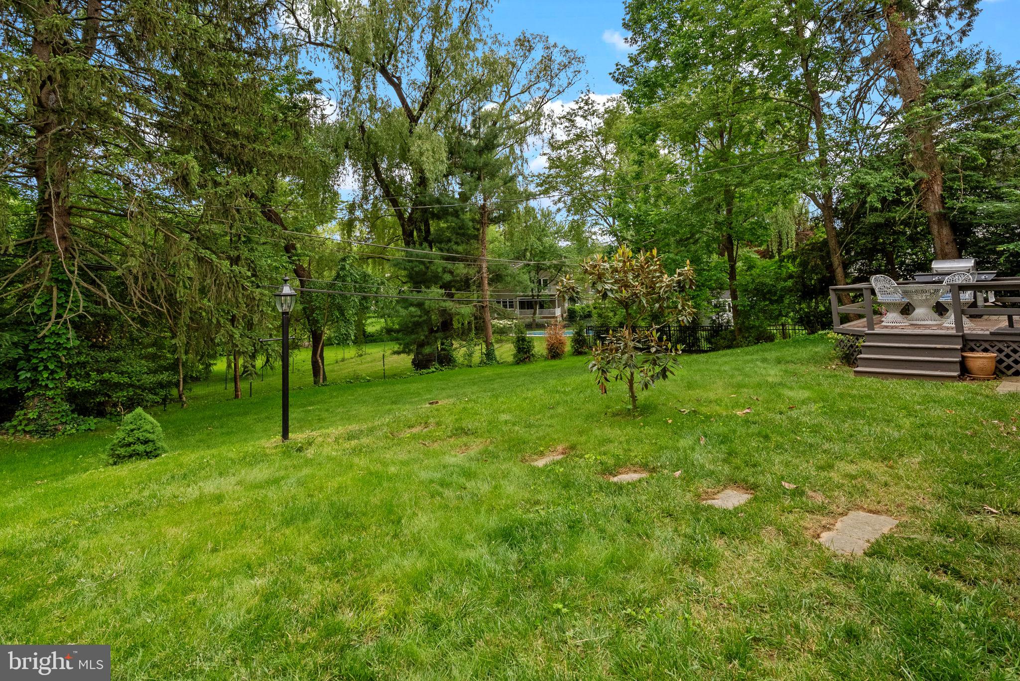 12 Chestnut Ln