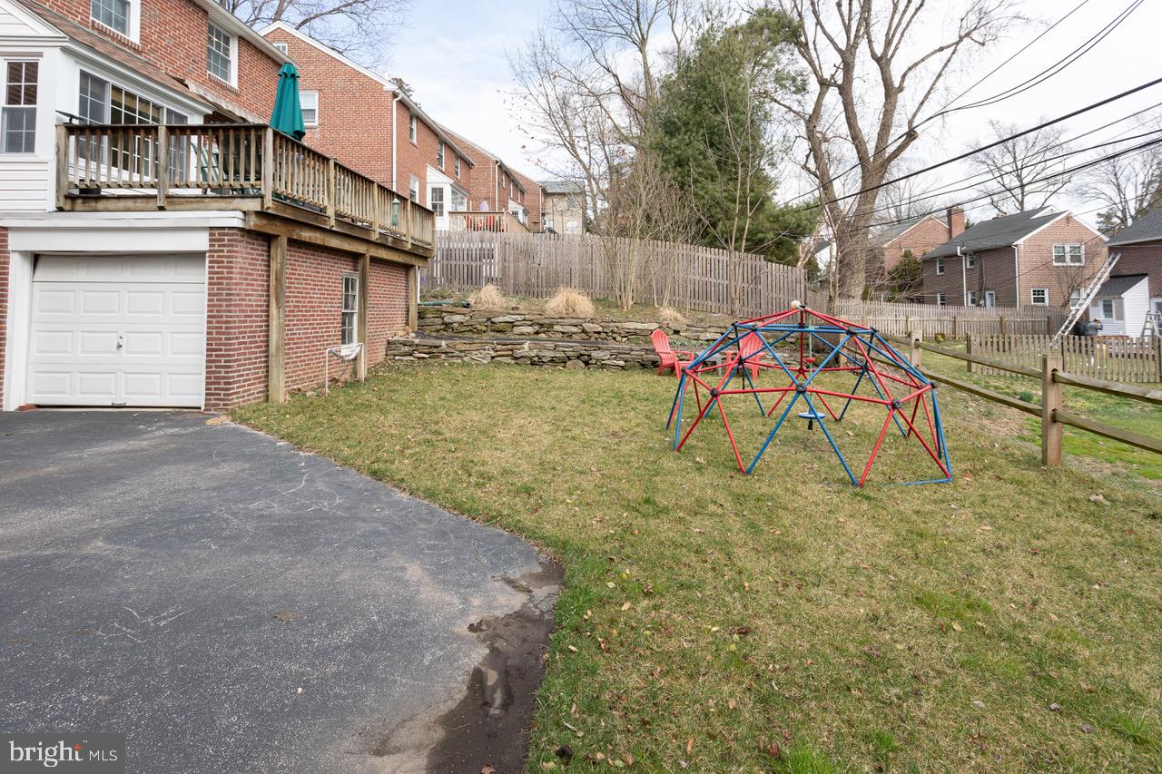 1005 Crest Rd