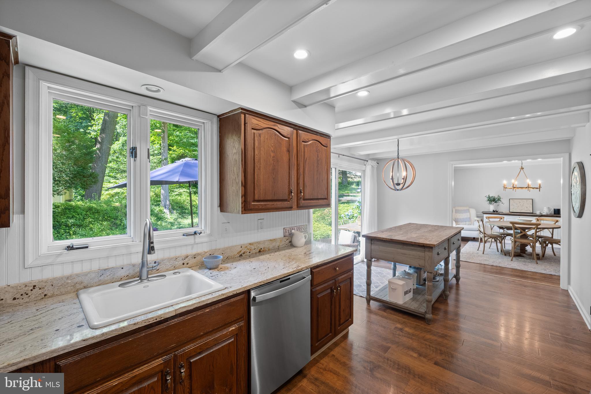 282 S Roberts Rd