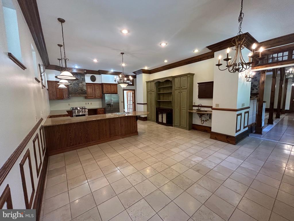 108 LEIGHTON DR