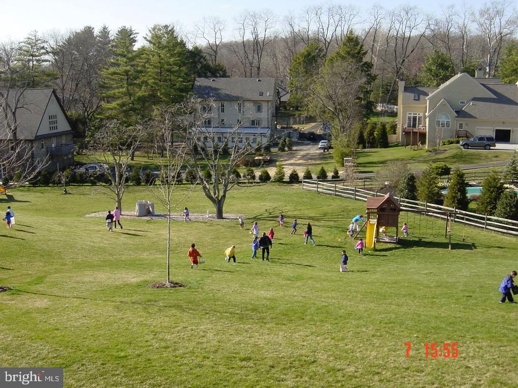 108 LEIGHTON DR