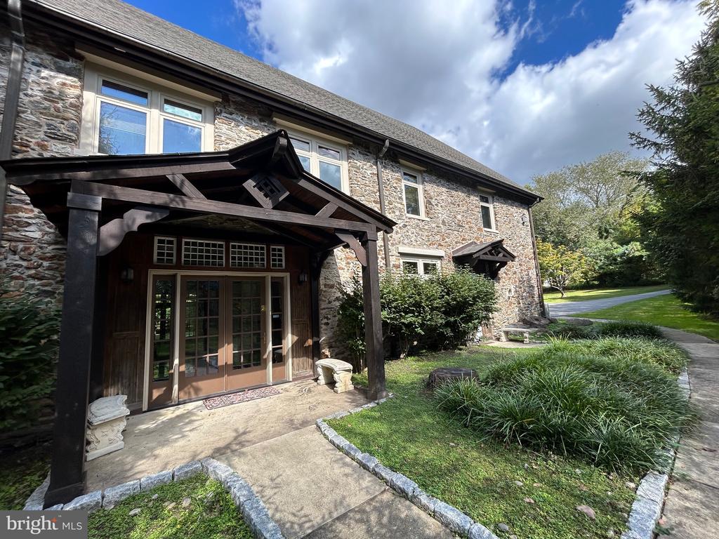 108 LEIGHTON DR