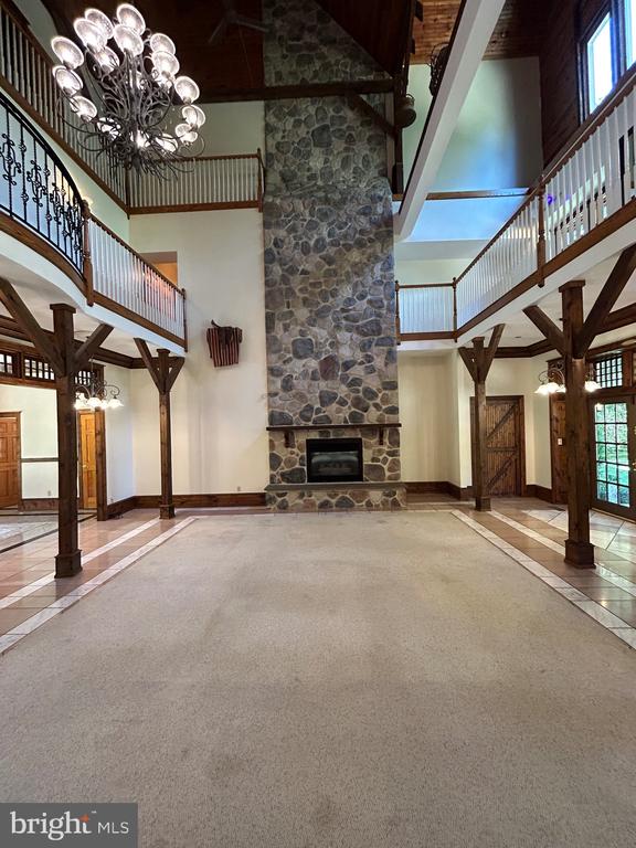 108 LEIGHTON DR