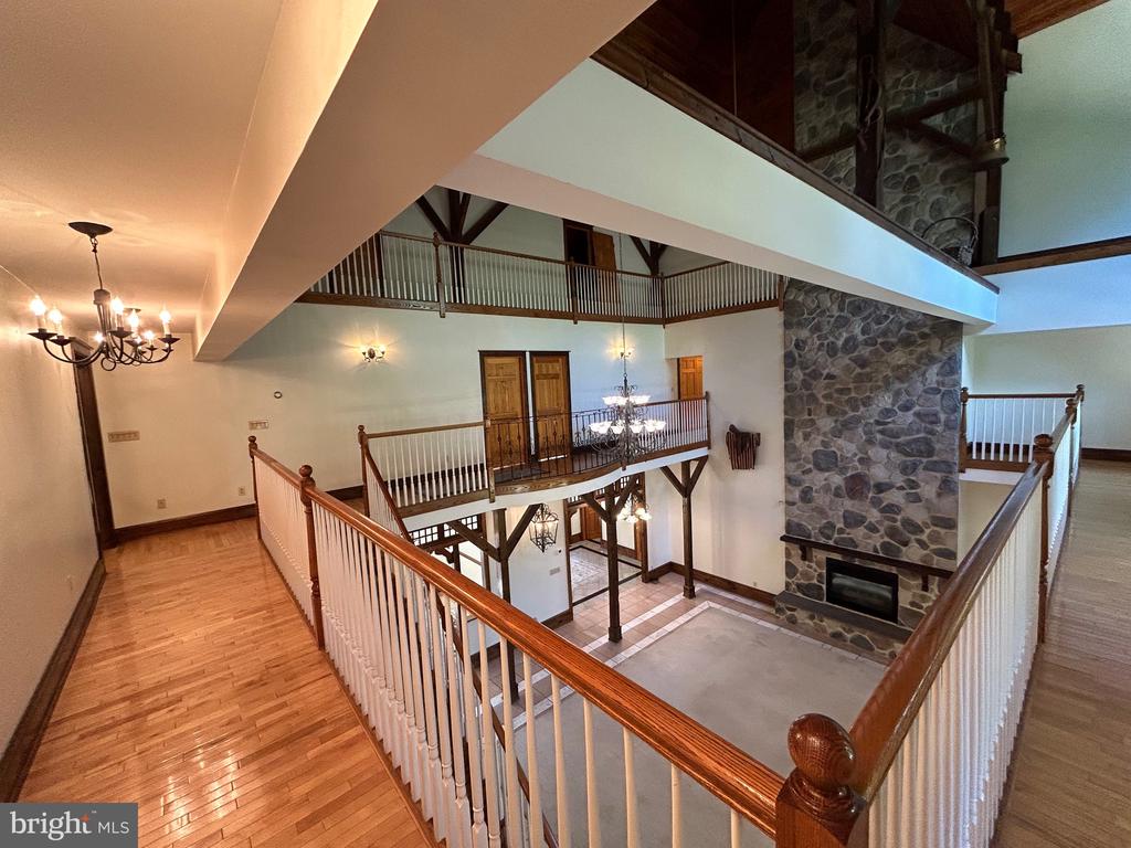 108 LEIGHTON DR