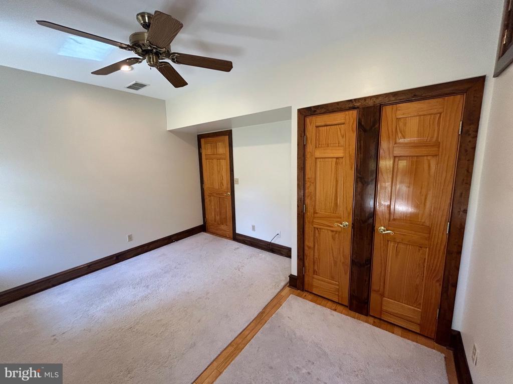 108 LEIGHTON DR