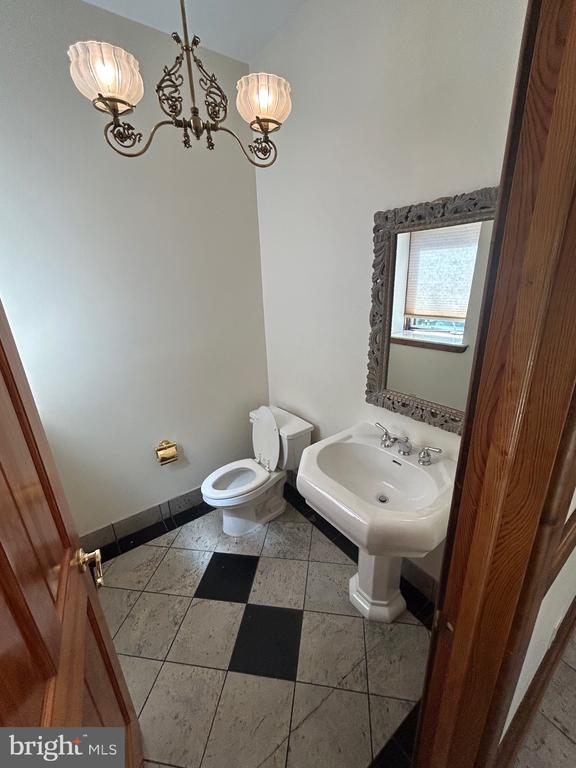 108 LEIGHTON DR
