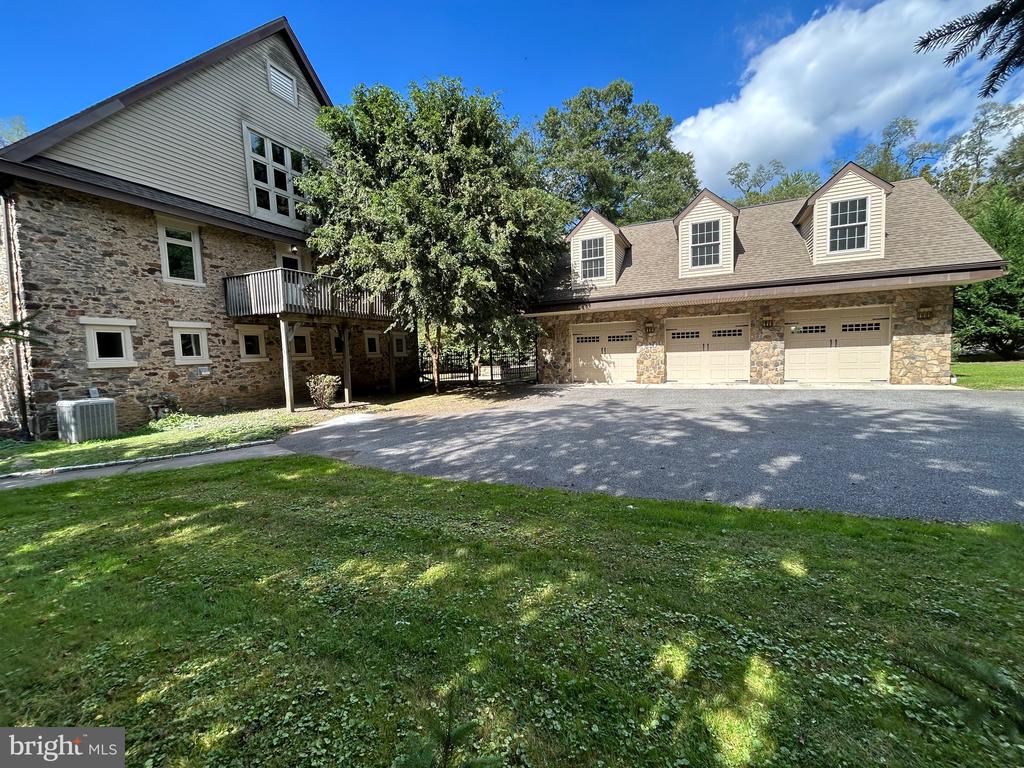 108 LEIGHTON DR