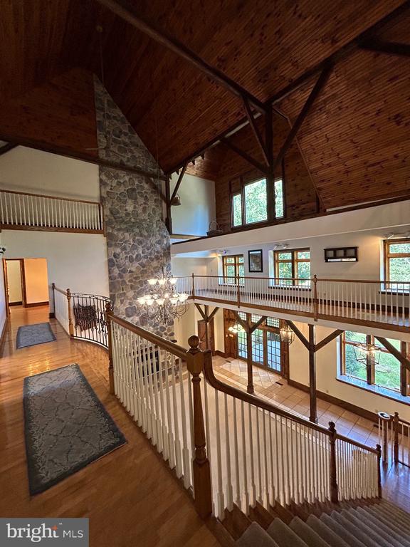 108 LEIGHTON DR