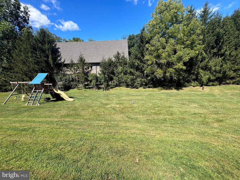 108 LEIGHTON DR