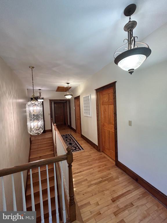 108 LEIGHTON DR