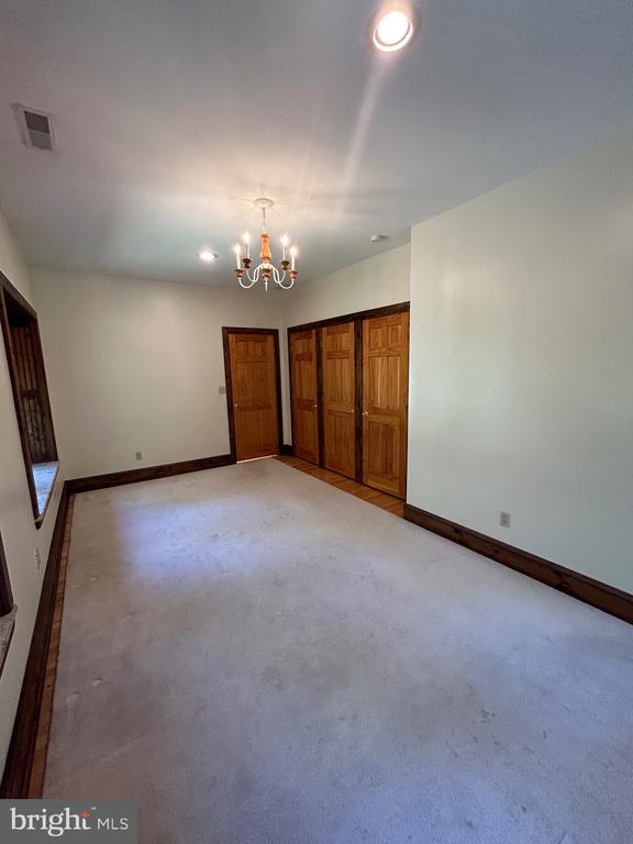 108 LEIGHTON DR