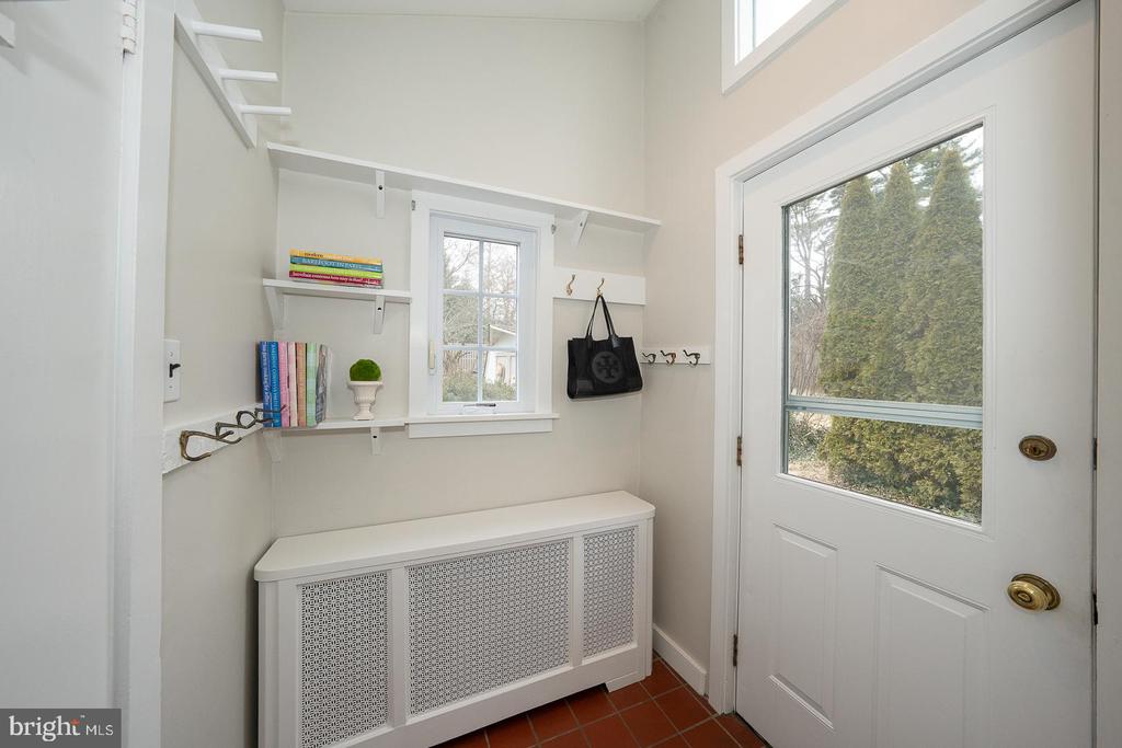 547 Saint Davids Ave