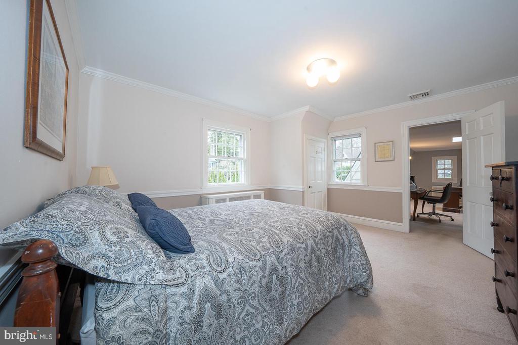 547 Saint Davids Ave
