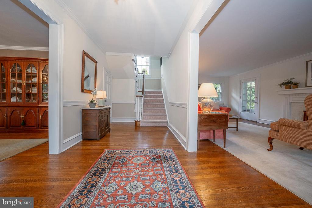 547 Saint Davids Ave
