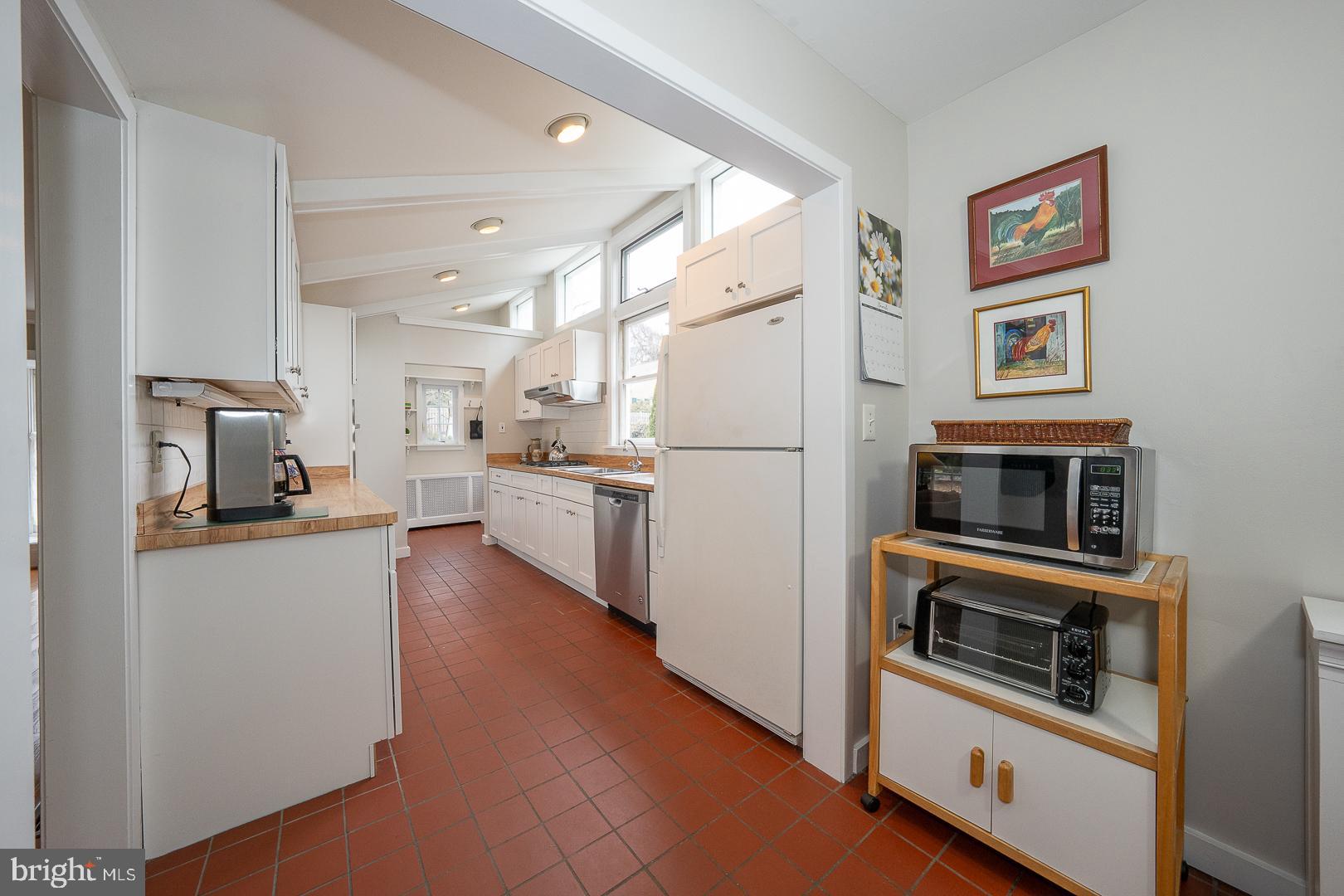 547 Saint Davids Ave