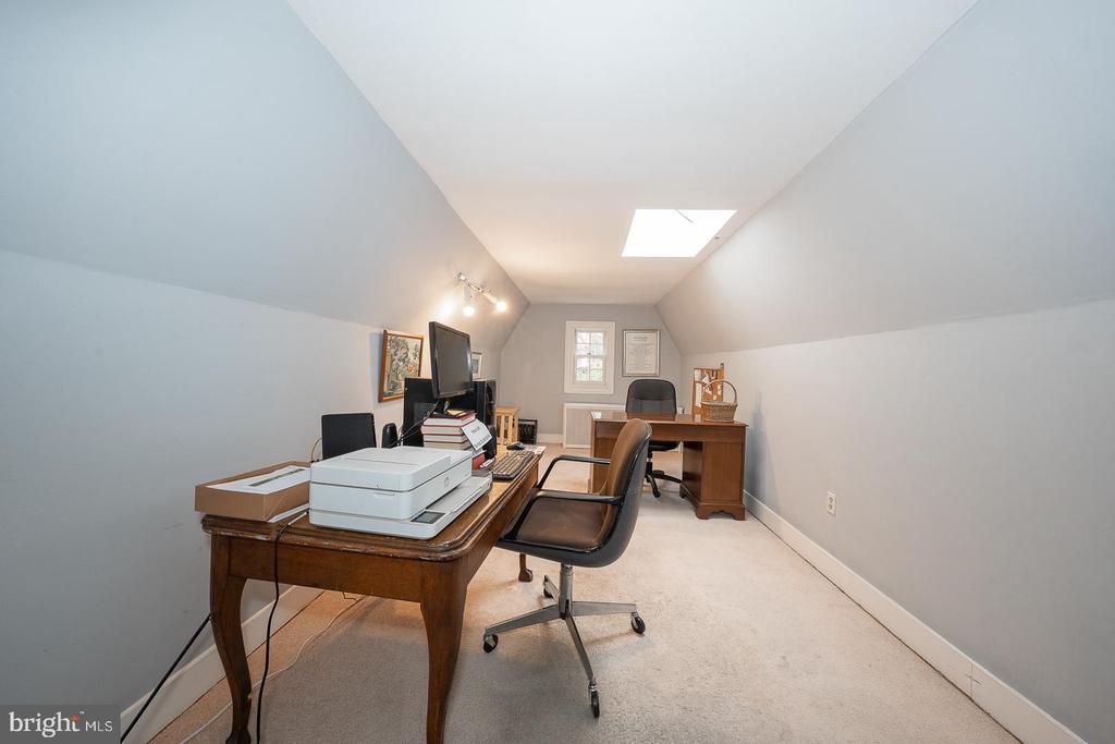 547 Saint Davids Ave