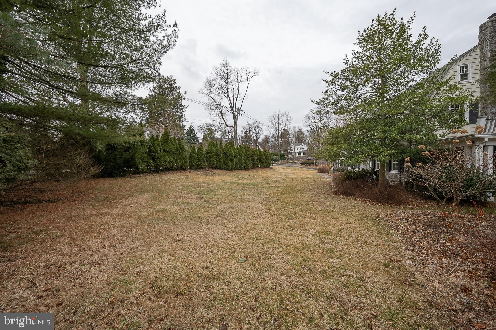 547 Saint Davids Ave