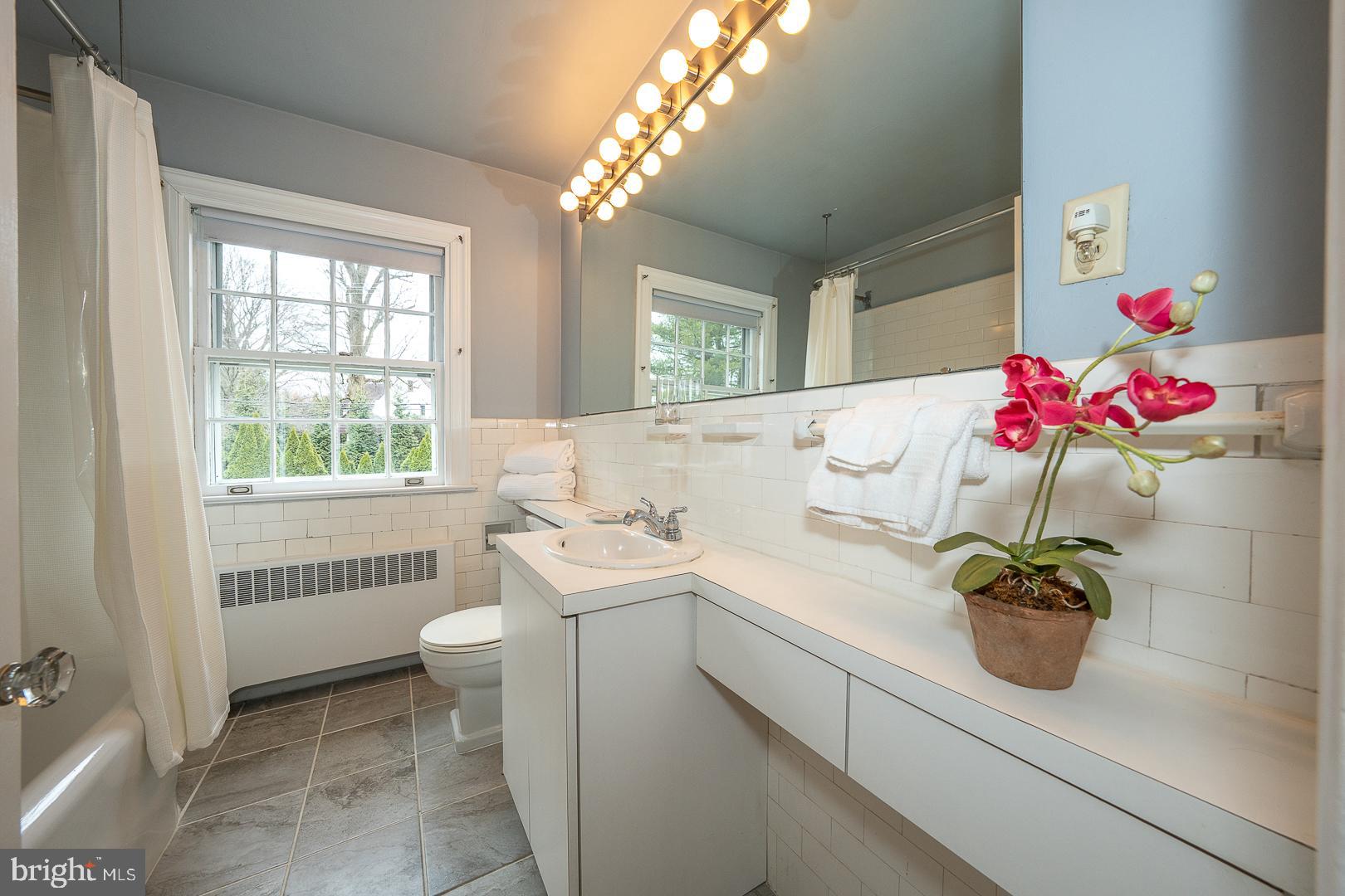 547 Saint Davids Ave