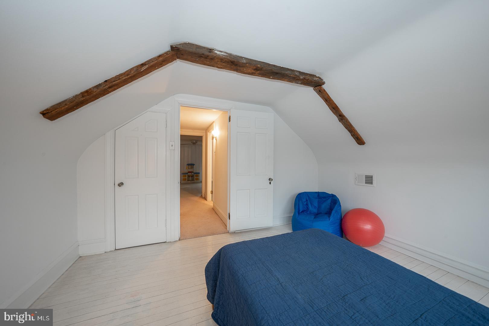 547 Saint Davids Ave