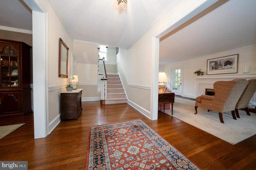 547 Saint Davids Ave