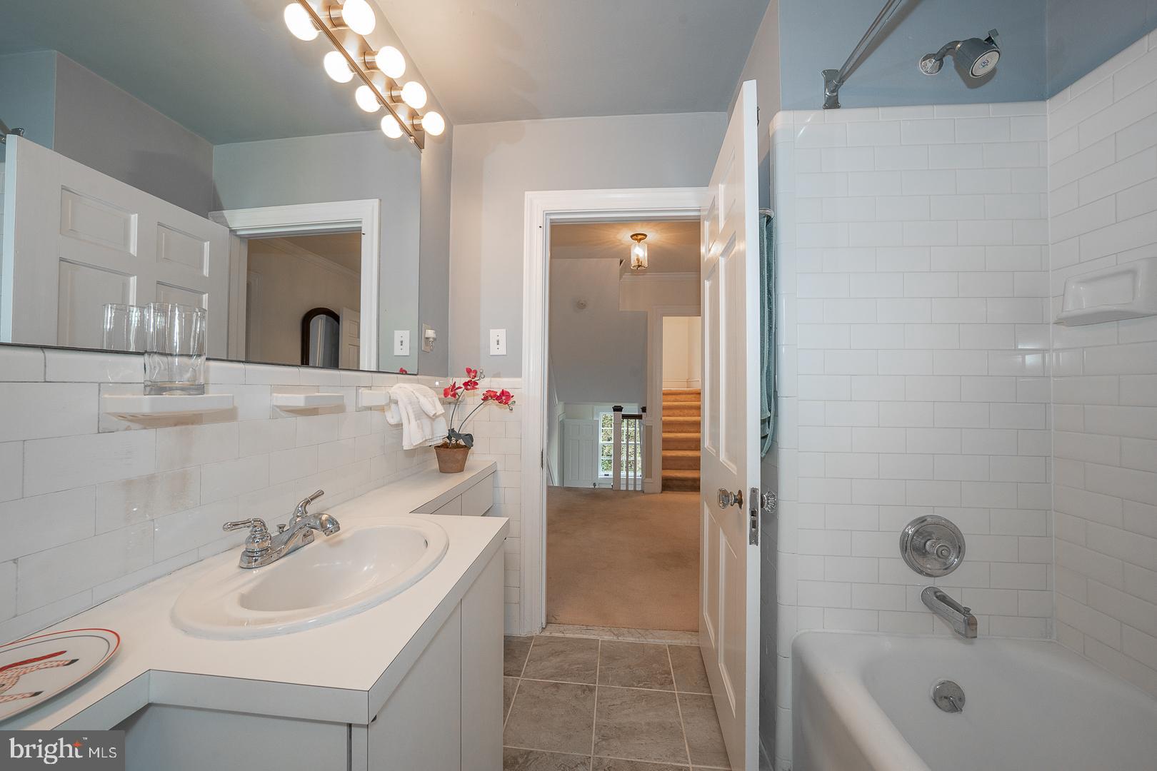 547 Saint Davids Ave
