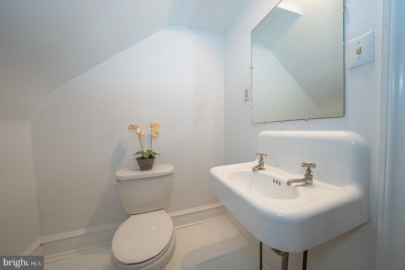547 Saint Davids Ave