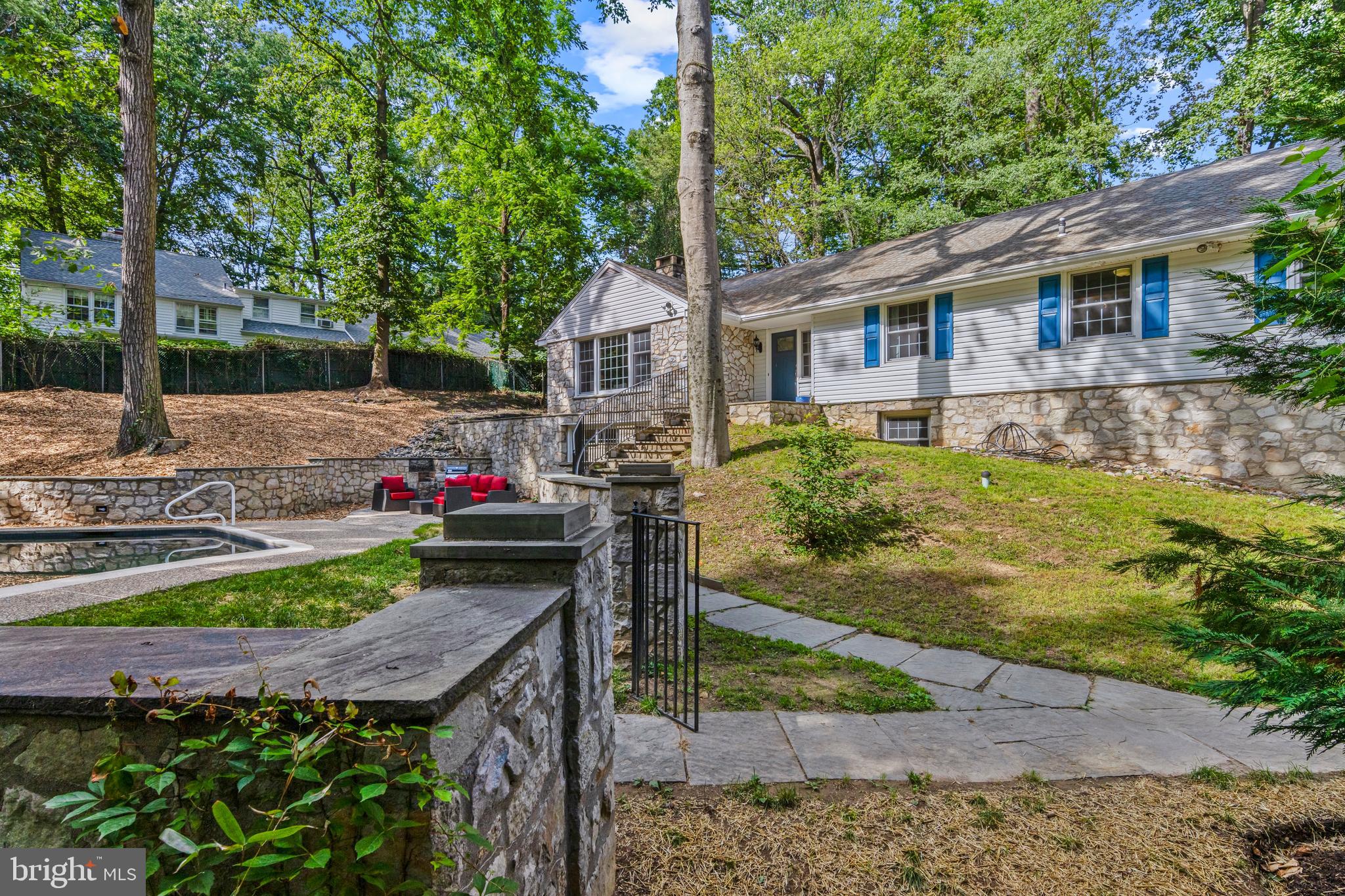 13 Weirwood Rd