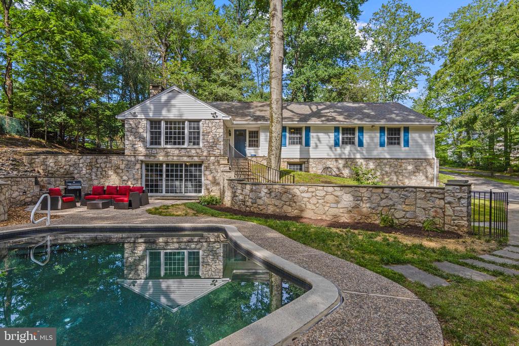 13 Weirwood Rd