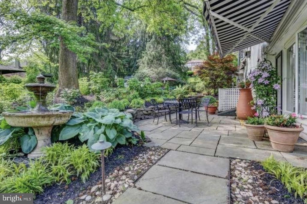 526 SPROUL ROAD