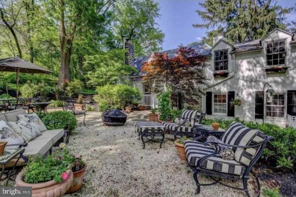 526 SPROUL ROAD