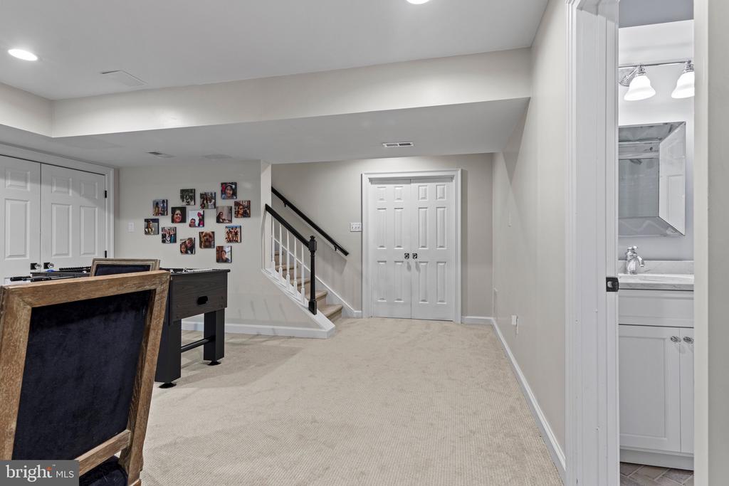 610 LINDSAY CIRCLE