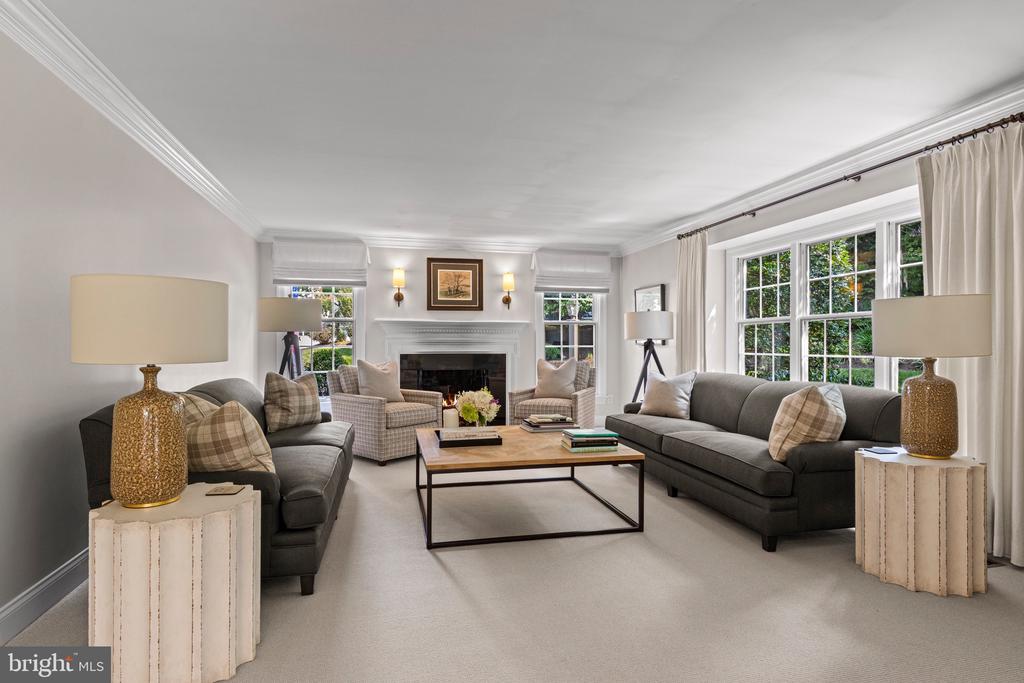 610 LINDSAY CIRCLE
