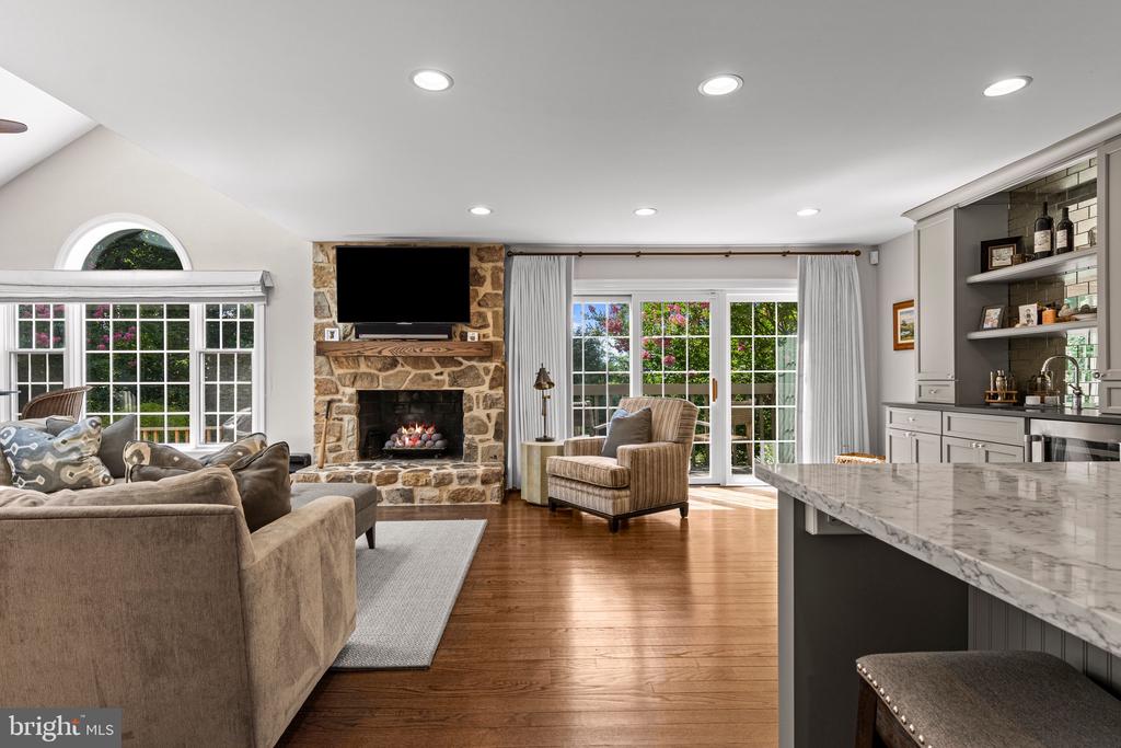 610 LINDSAY CIRCLE