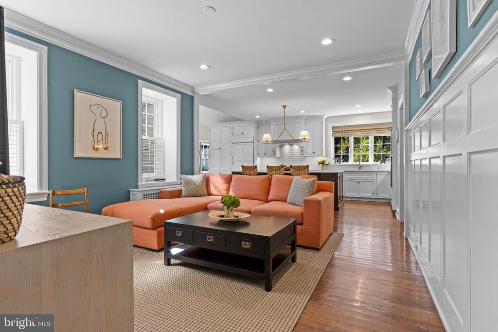 305 AUDUBON AVENUE
