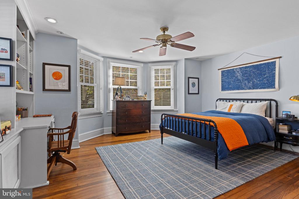 305 AUDUBON AVENUE