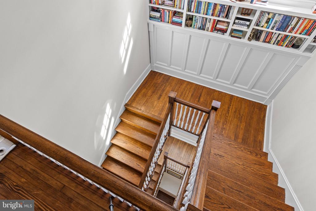 305 AUDUBON AVENUE