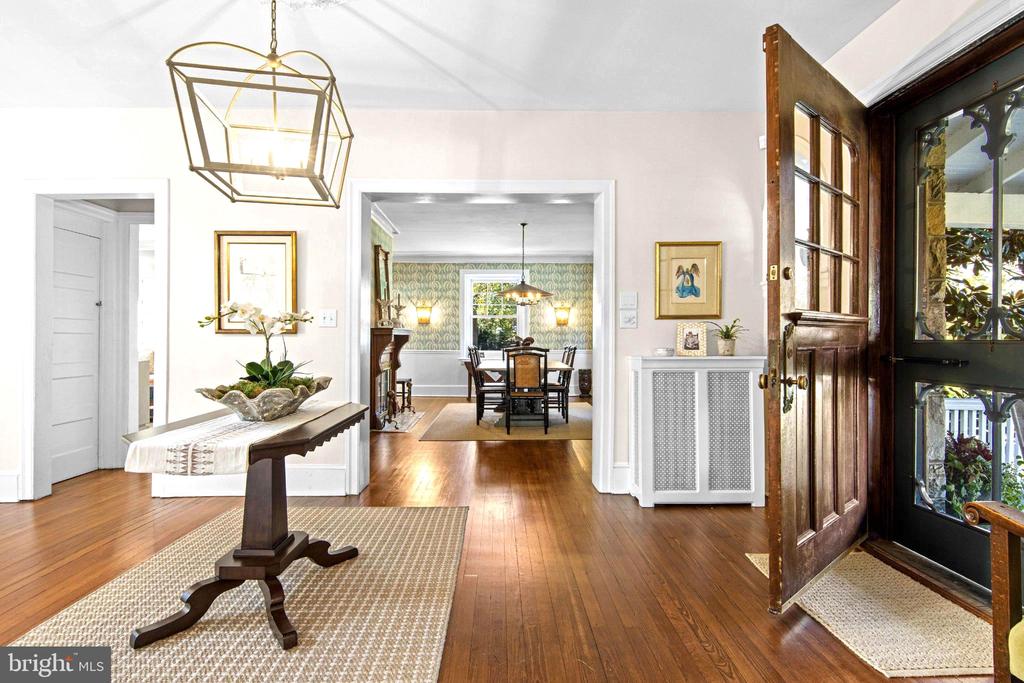 305 AUDUBON AVENUE