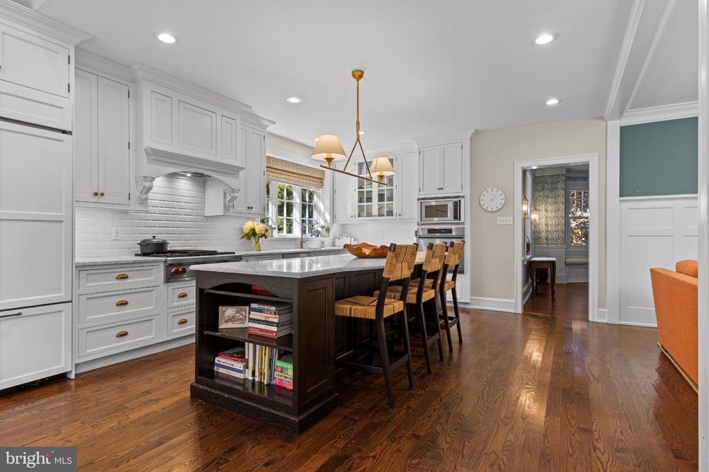 305 AUDUBON AVENUE