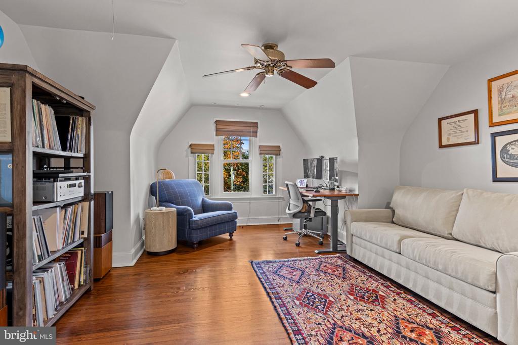 305 AUDUBON AVENUE