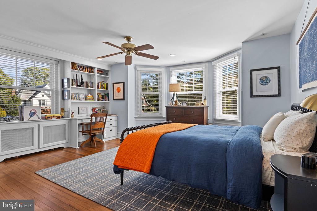 305 AUDUBON AVENUE