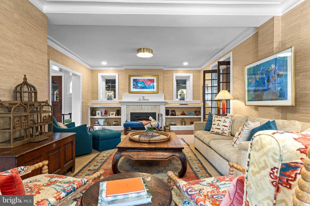 305 AUDUBON AVENUE