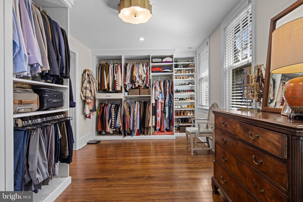 305 AUDUBON AVENUE