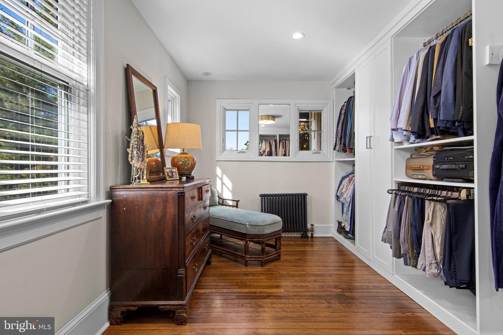 305 AUDUBON AVENUE