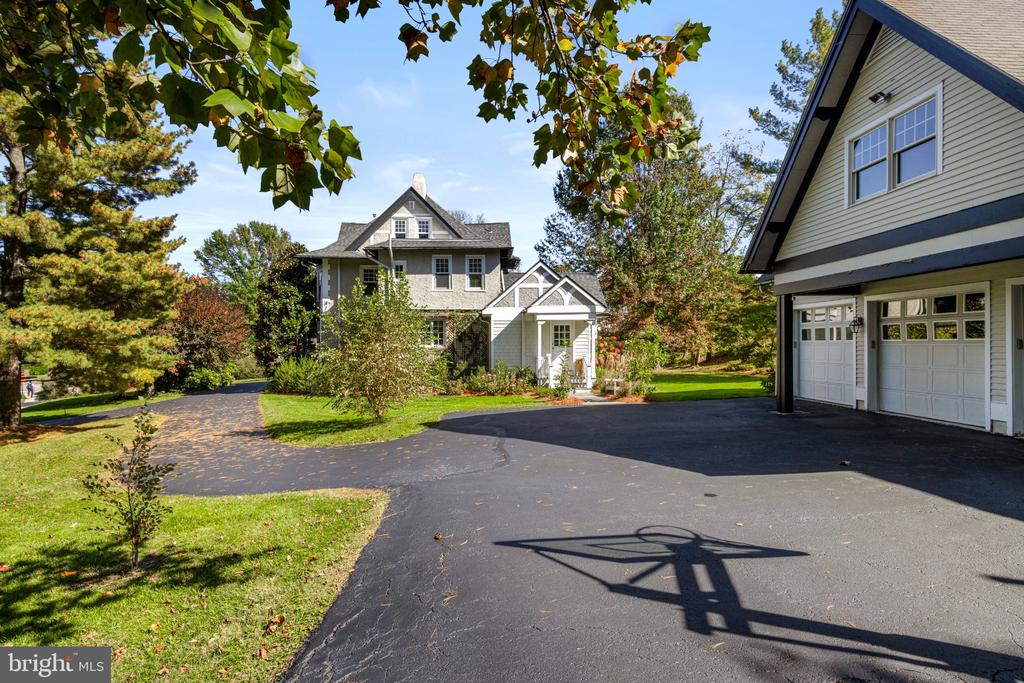 305 AUDUBON AVENUE