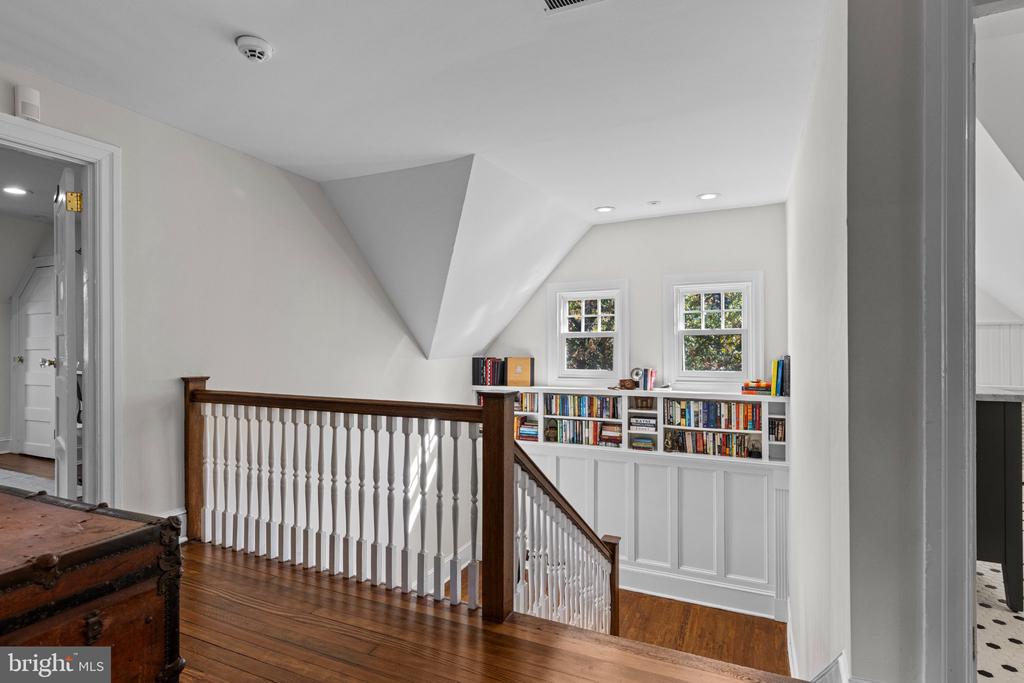 305 AUDUBON AVENUE